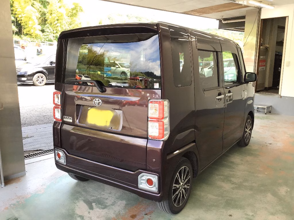 TOYOTA PIXIS MEGA