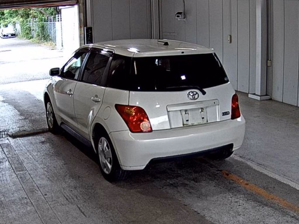 TOYOTA IST