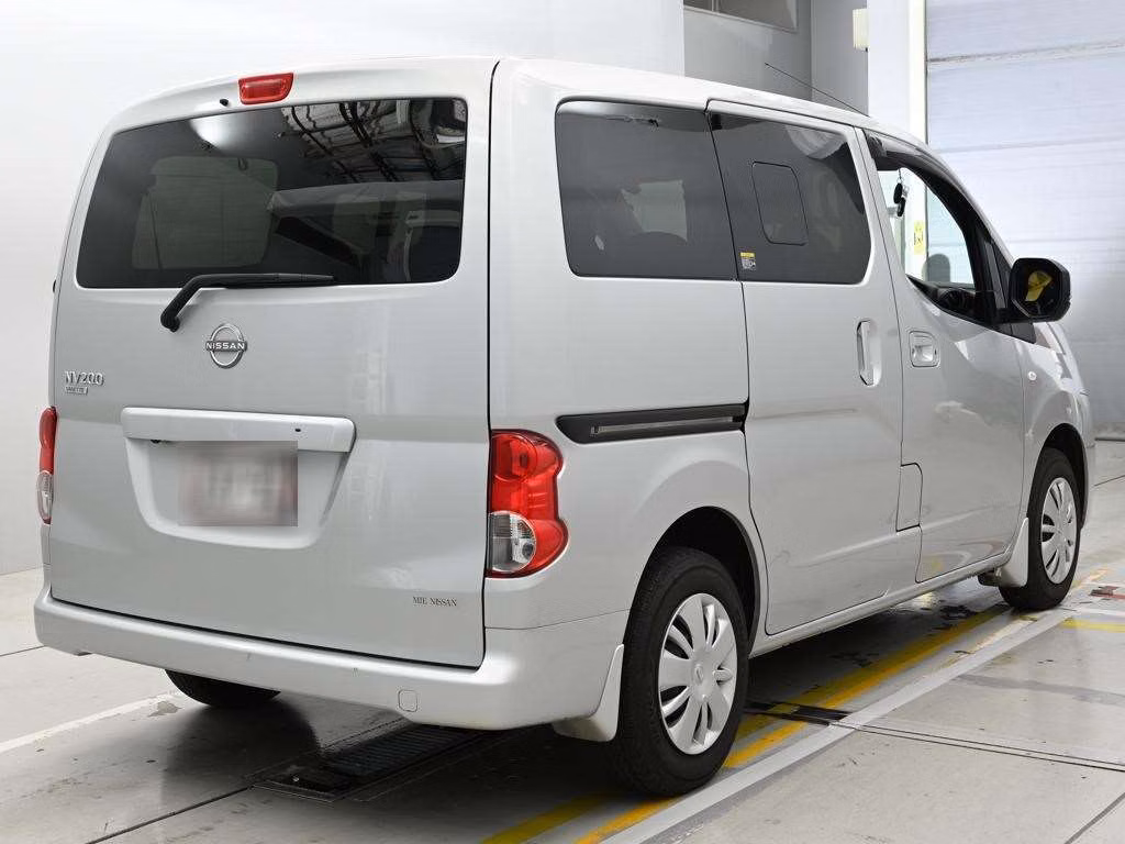 NISSAN NV200