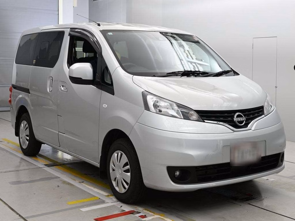 NISSAN NV200