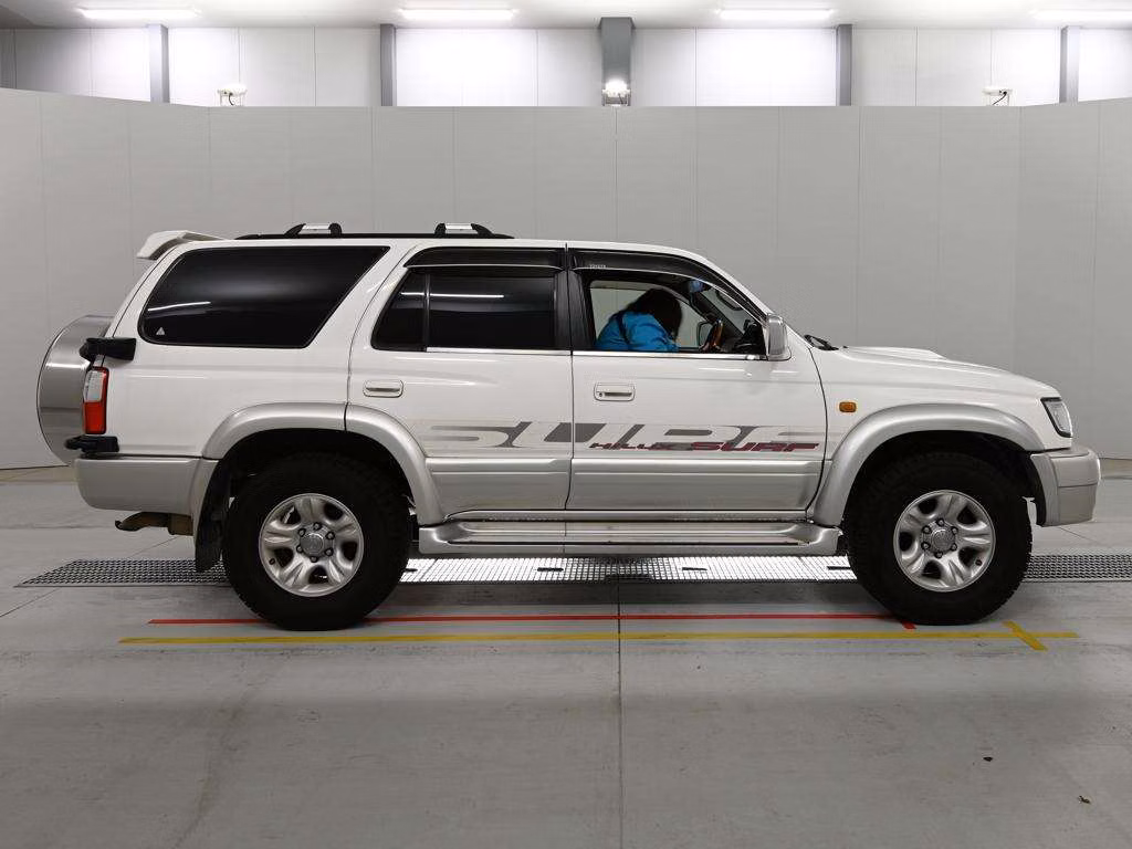 TOYOTA HILUX SURF