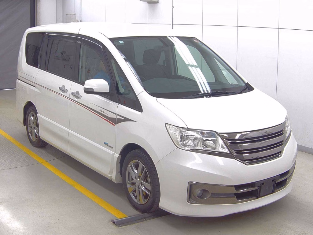 NISSAN SERENA
