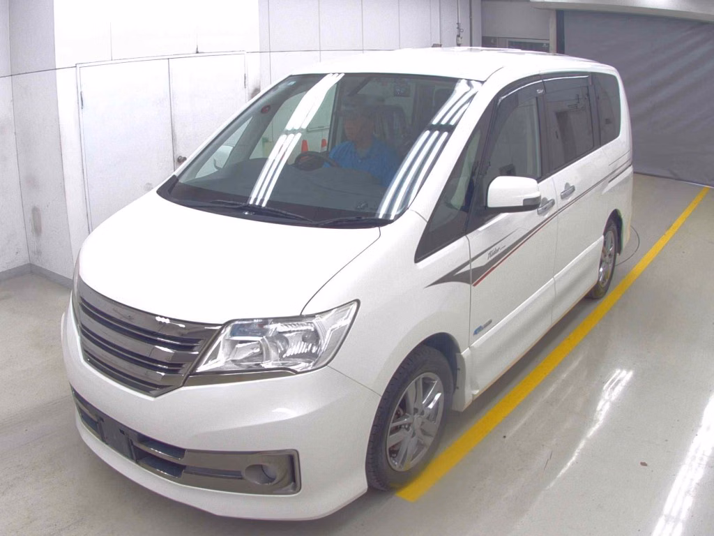 NISSAN SERENA
