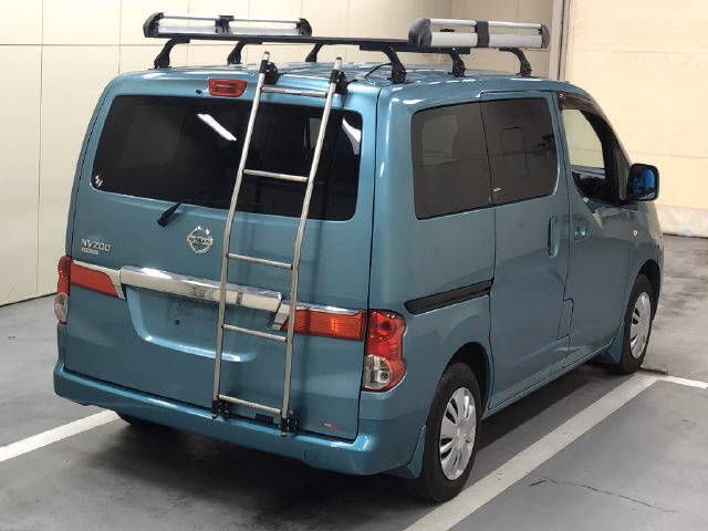 NISSAN NV200