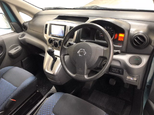 NISSAN NV200