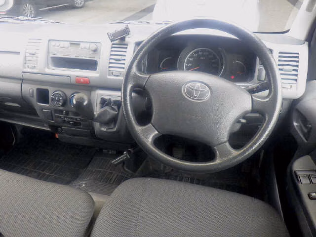 TOYOTA REGIUS ACE