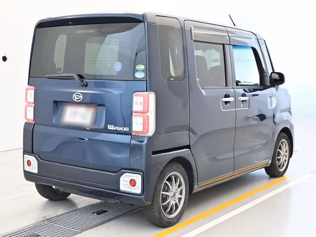 DAIHATSU WAKE