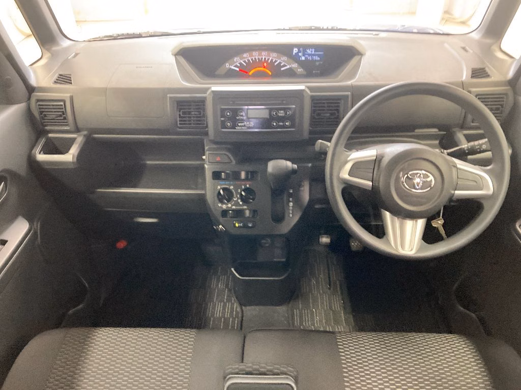 TOYOTA PIXIS MEGA