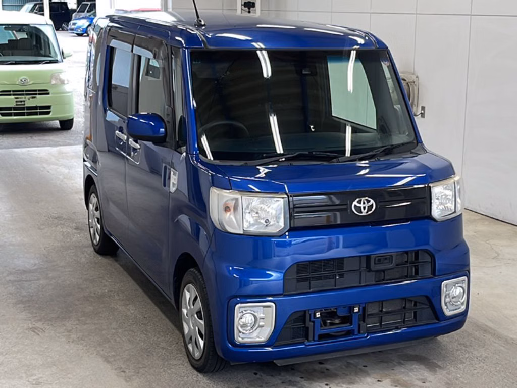 TOYOTA PIXIS MEGA