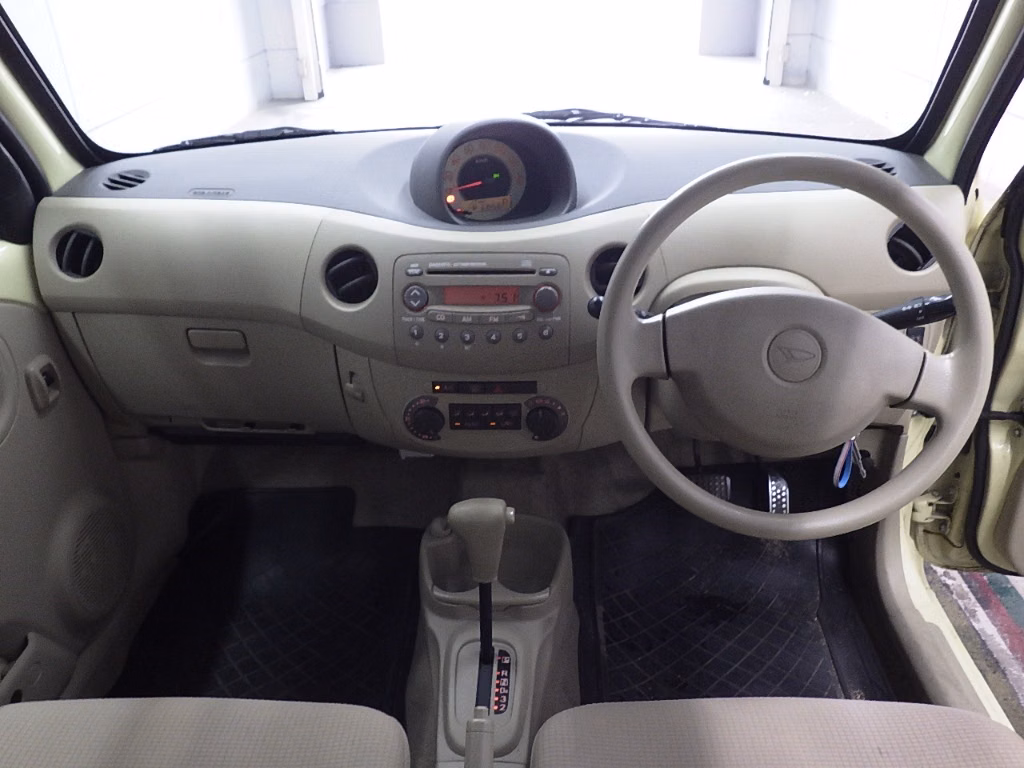 DAIHATSU ESSE