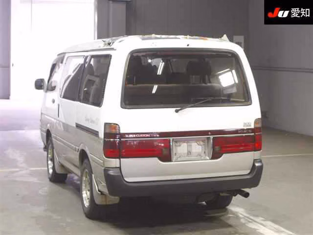 TOYOTA HIACE