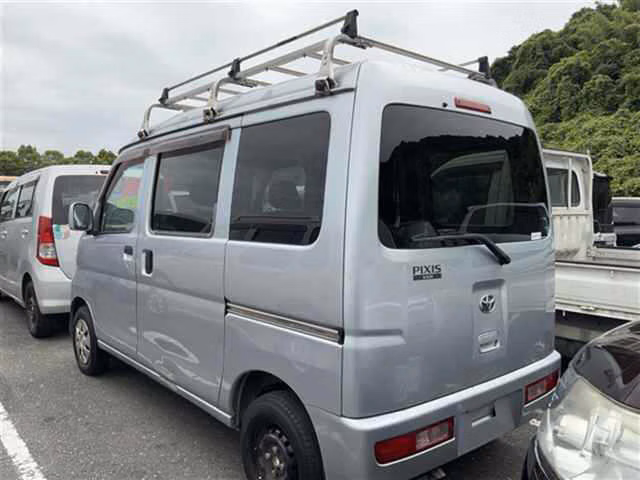 TOYOTA PIXIS VAN