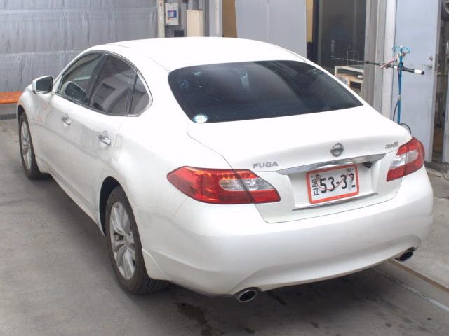 NISSAN FUGA