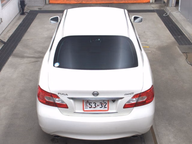 NISSAN FUGA