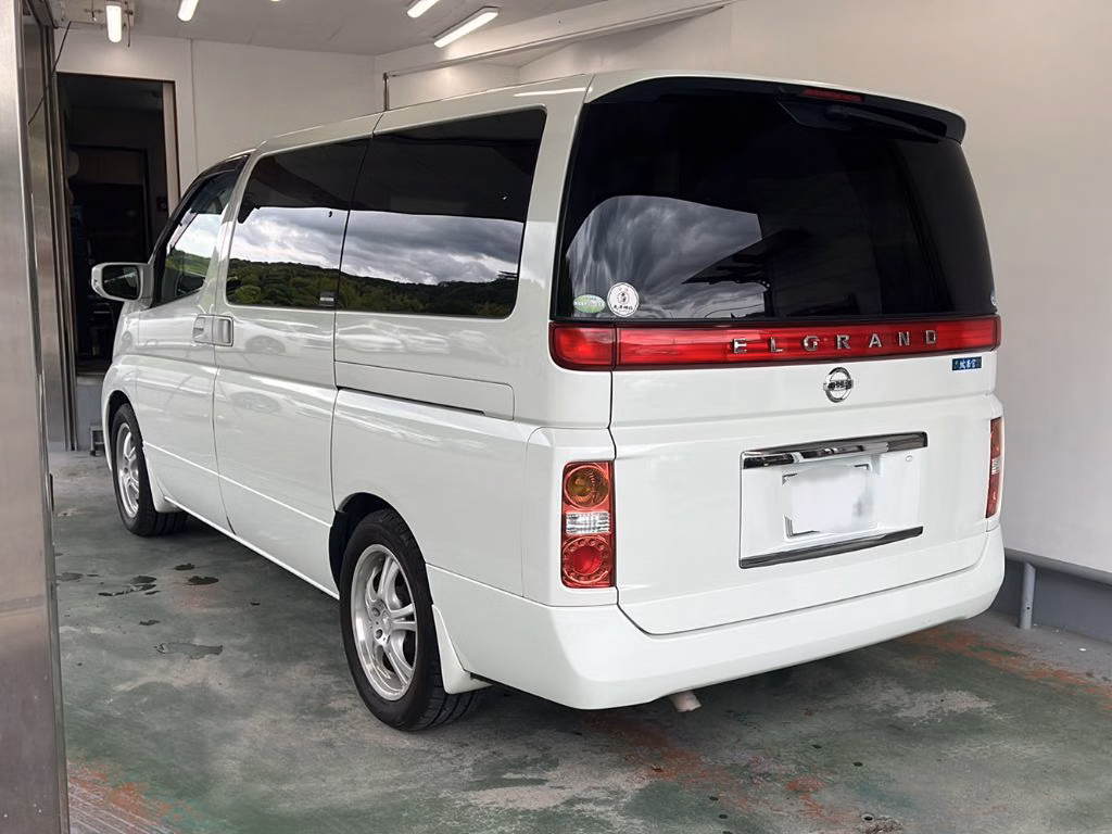 NISSAN ELGRAND