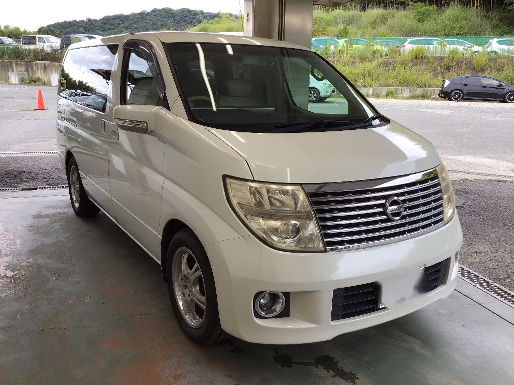 NISSAN ELGRAND