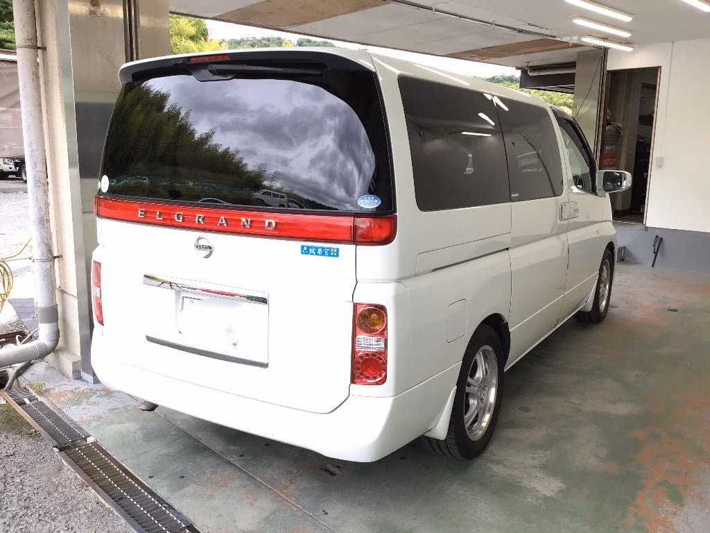 NISSAN ELGRAND
