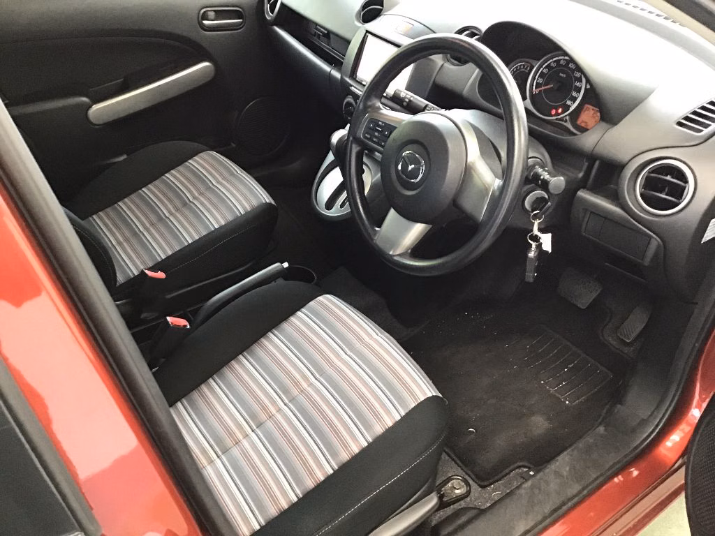 MAZDA DEMIO