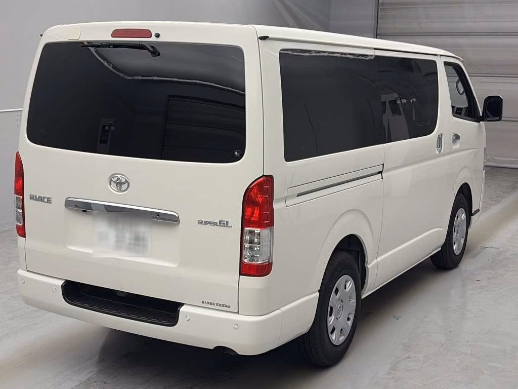 TOYOTA REGIUS ACE