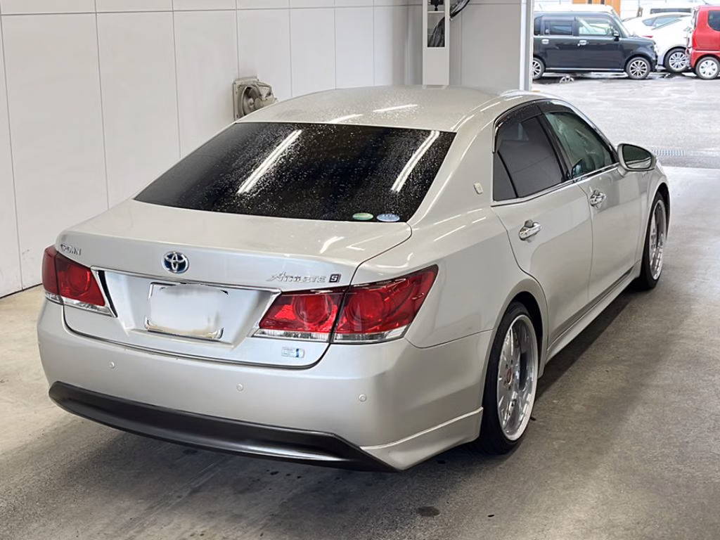 TOYOTA CROWN