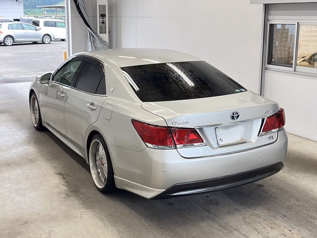 TOYOTA CROWN