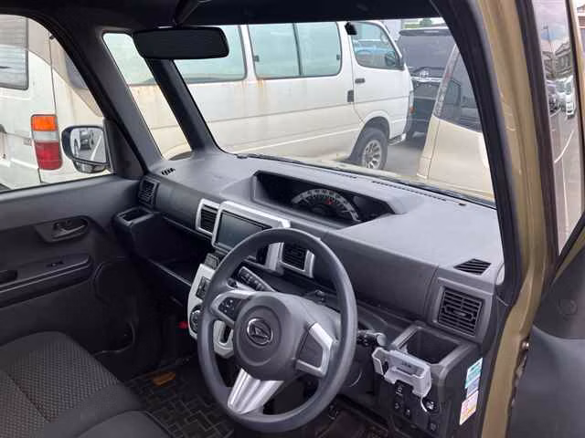DAIHATSU WAKE