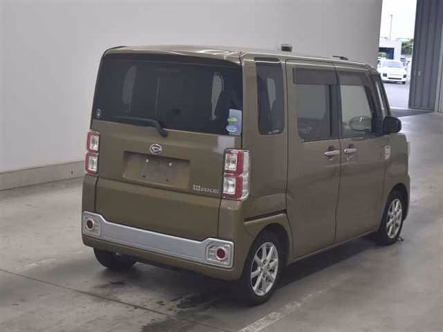 DAIHATSU WAKE