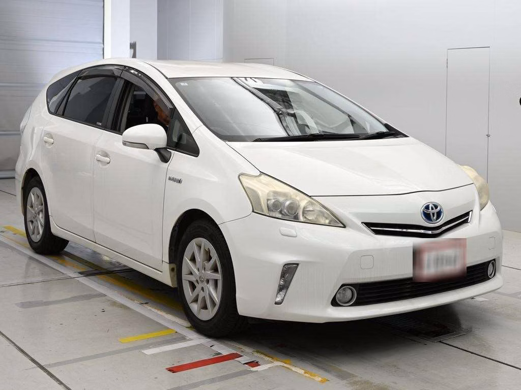 TOYOTA PRIUS ALPHA