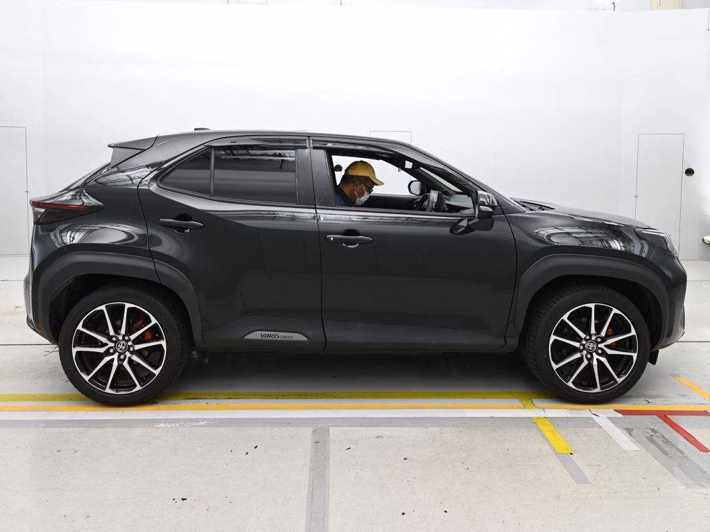 TOYOTA YARIS CROSS