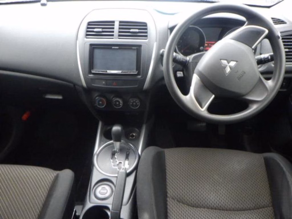 MITSUBISHI RVR