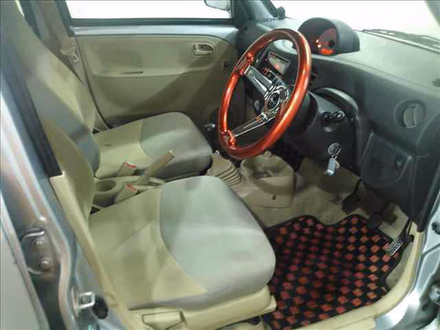 DAIHATSU ESSE