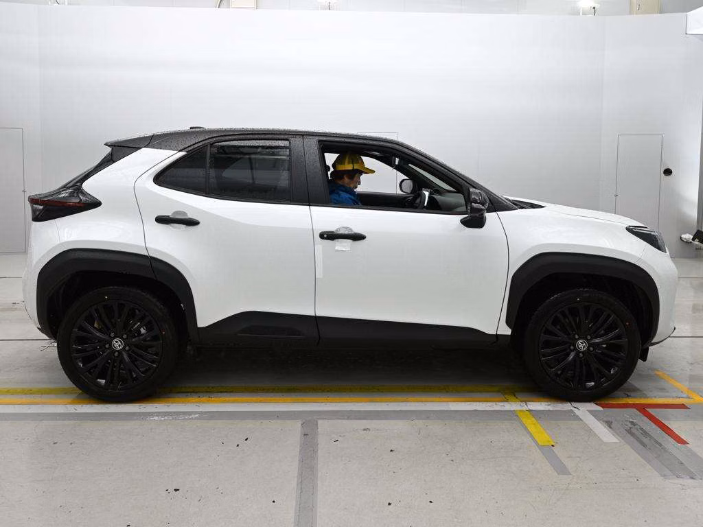 TOYOTA YARIS CROSS