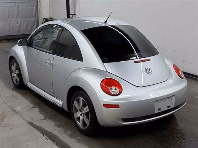 VOLKSWAGEN BEETLE