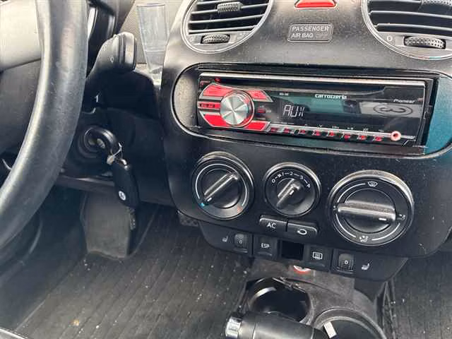 VOLKSWAGEN BEETLE