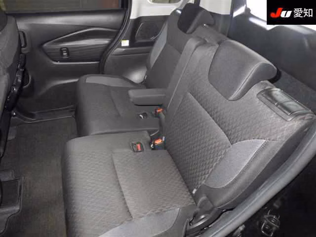 MITSUBISHI DELICA D:2