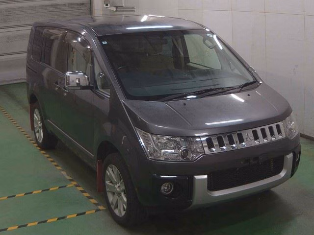 MITSUBISHI DELICA D:5