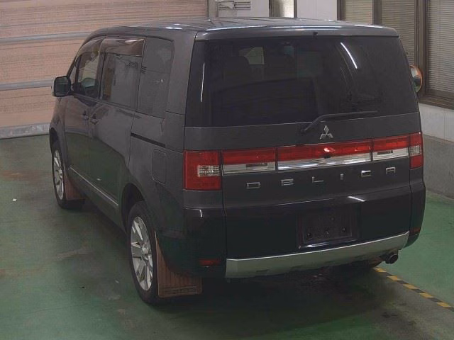 MITSUBISHI DELICA D:5