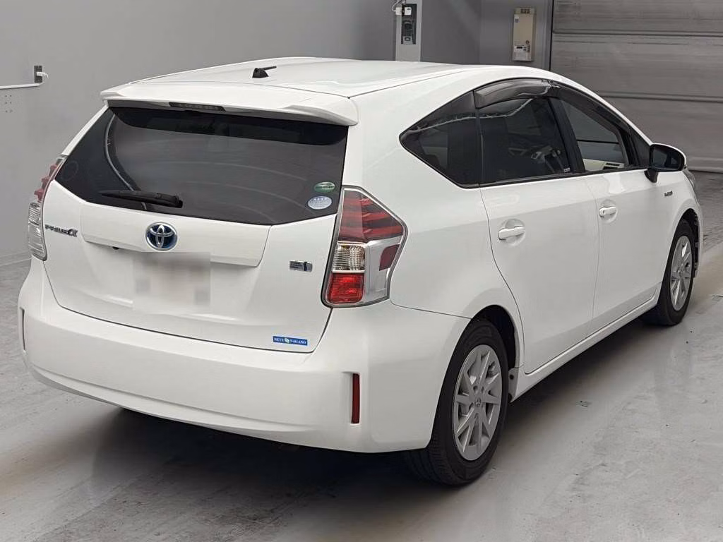 TOYOTA PRIUS ALPHA
