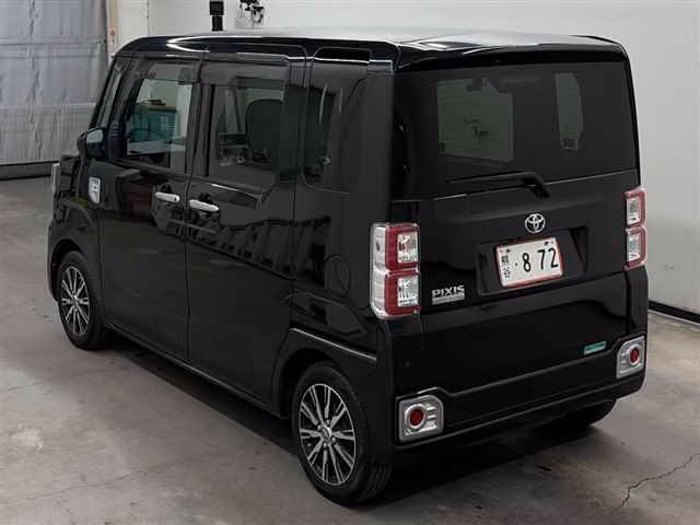 TOYOTA PIXIS MEGA
