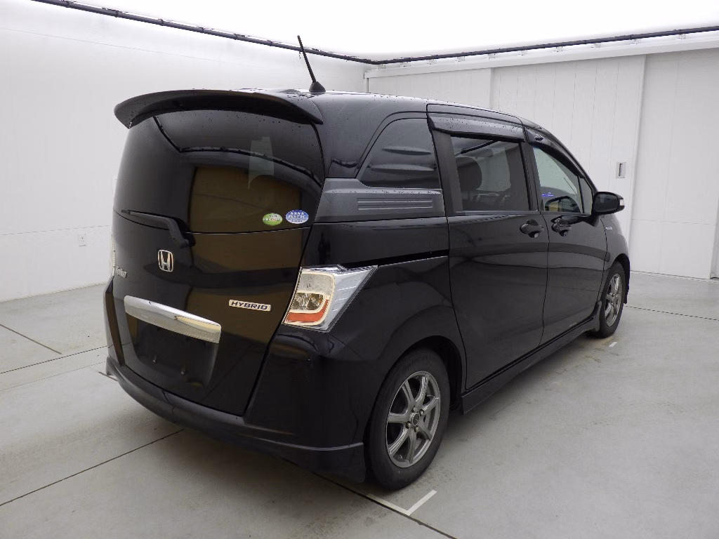 HONDA FREED SPIKE