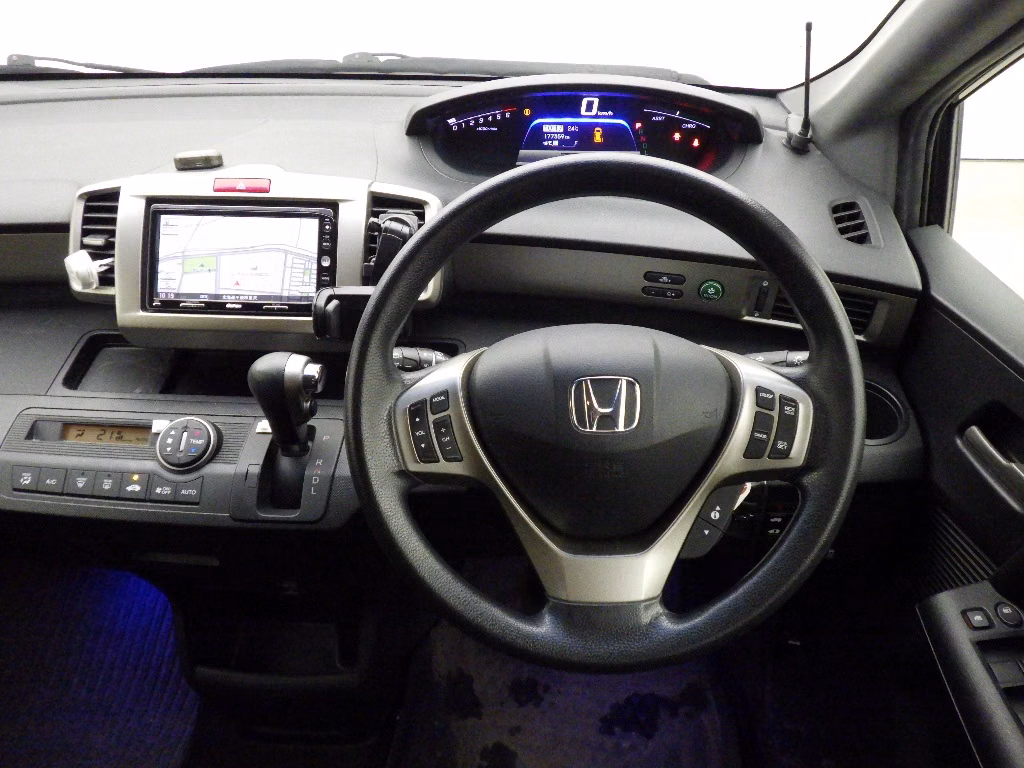 HONDA FREED SPIKE