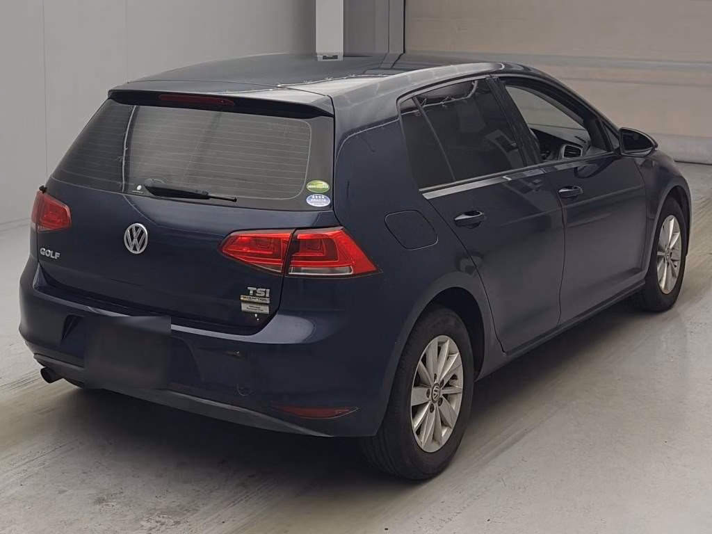 VOLKSWAGEN GOLF