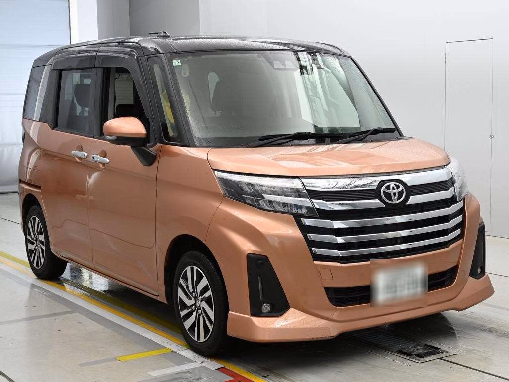 TOYOTA ROOMY