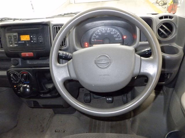 NISSAN NV100 CLIPPER