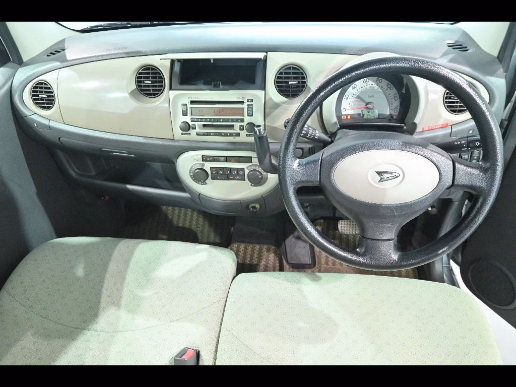 DAIHATSU MOVE LATTE