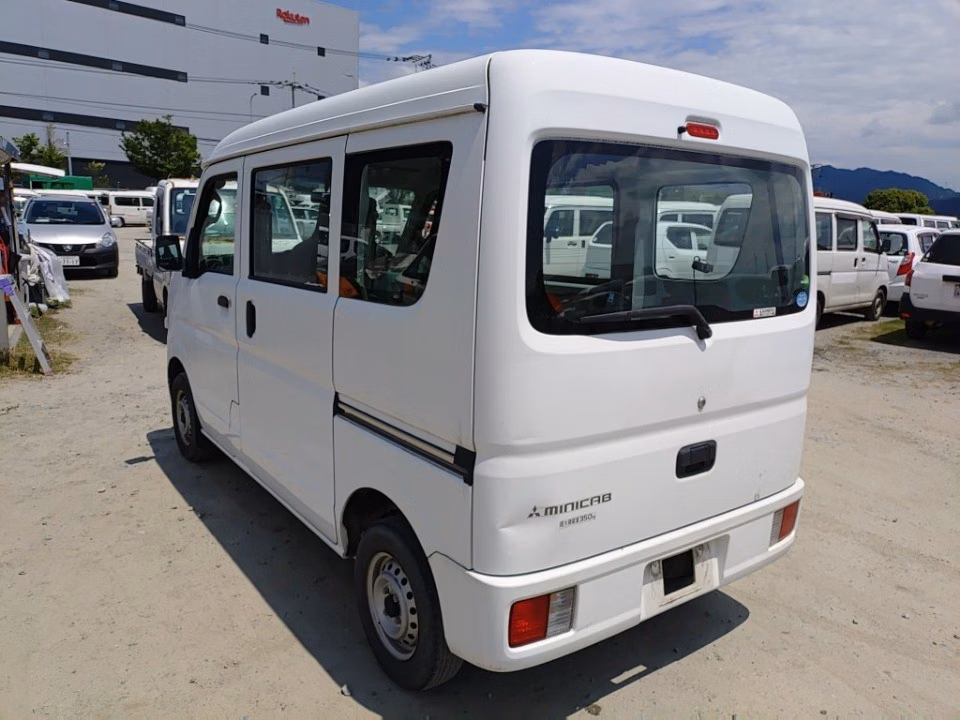 MITSUBISHI MINICAB