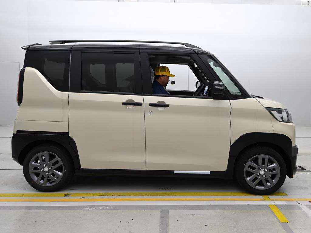 MITSUBISHI DELICA MINI