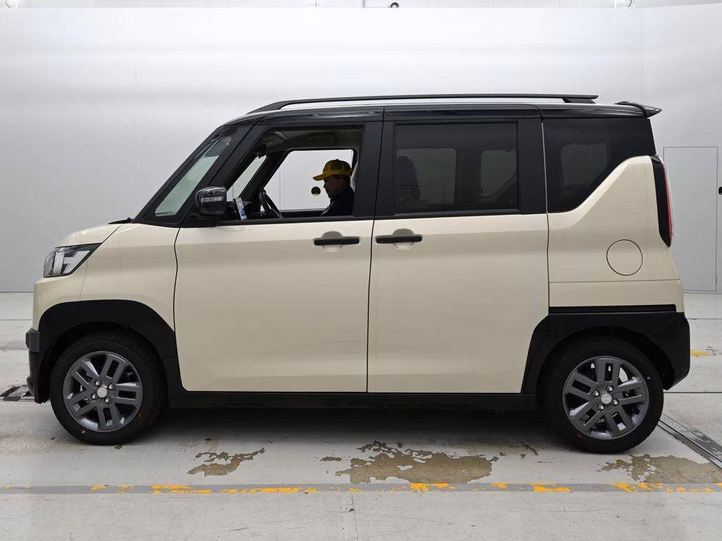 MITSUBISHI DELICA MINI