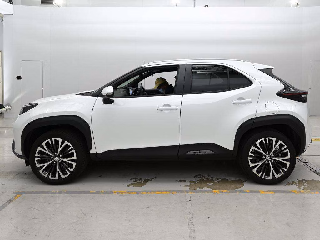 TOYOTA YARIS CROSS