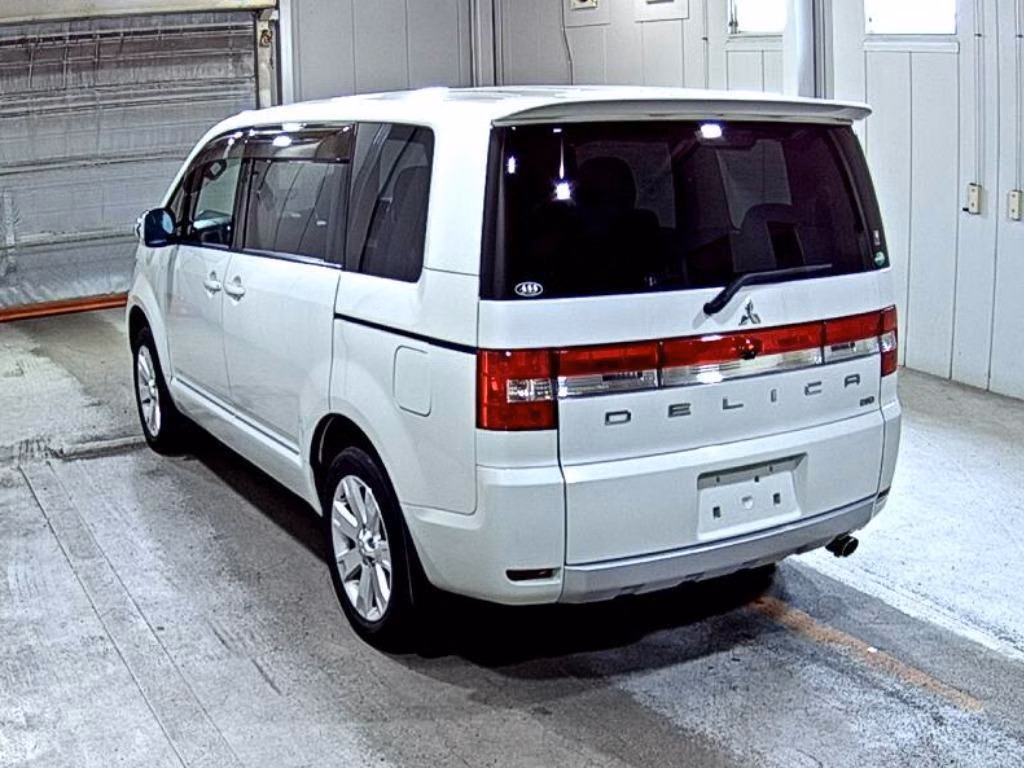 MITSUBISHI DELICA D:5